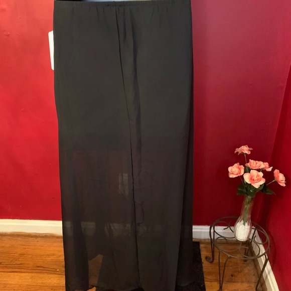 Lily White Sheer maxi skirt Size Small - Picture 4 of 4